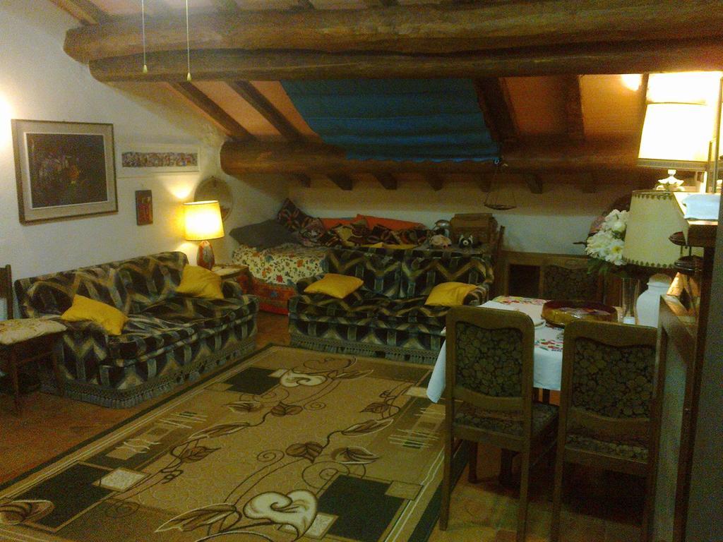 Agriturismo Antica Golena กวสตันญา ภายนอก รูปภาพ